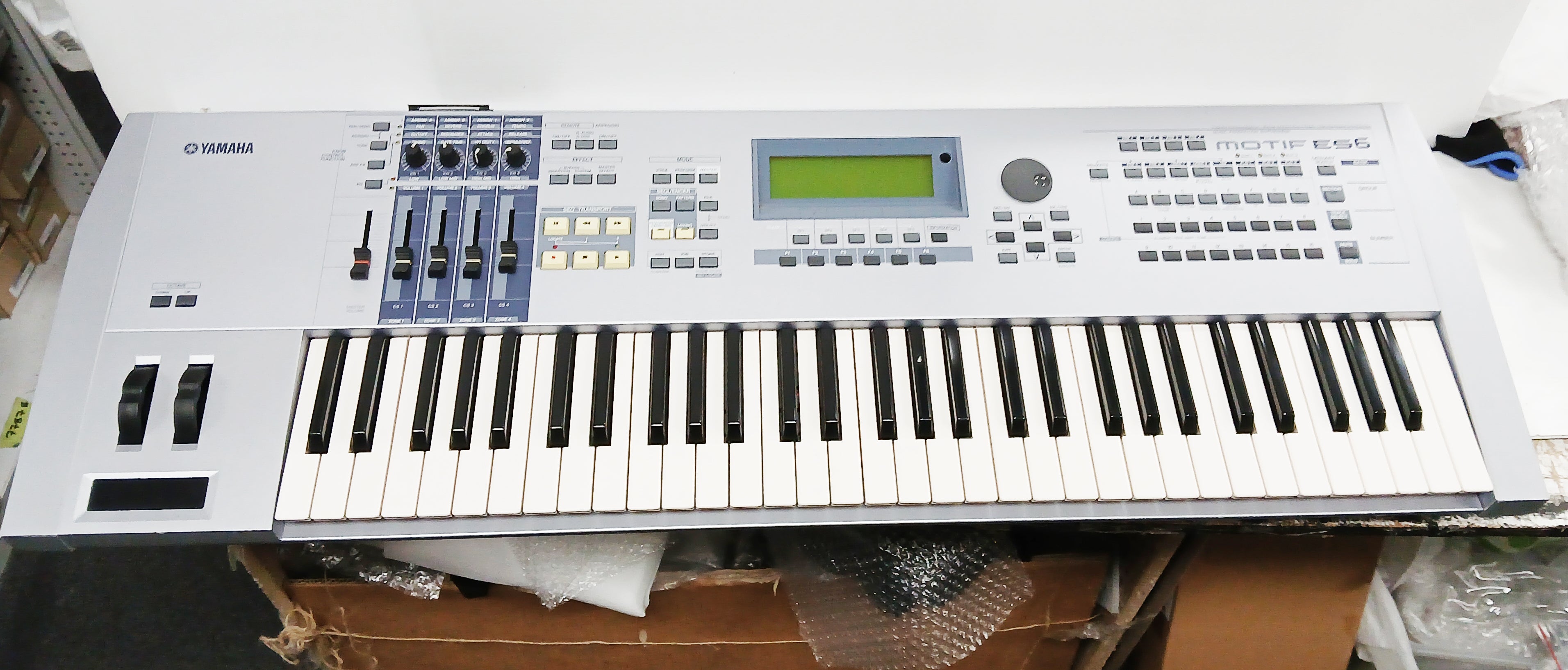Yamaha ES6 Motif Vintage Synth 61 Key w/ Breath Controller Input