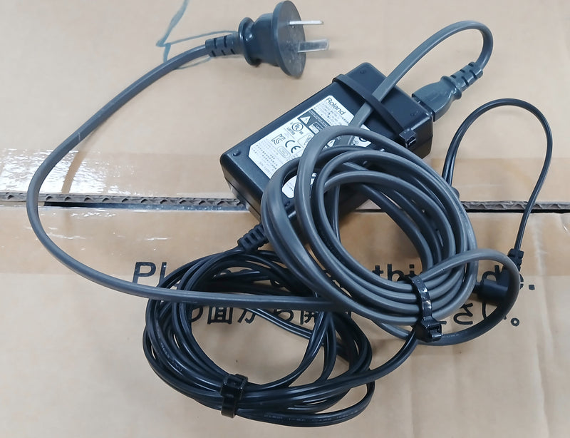 Boss GT100 Multi EFX w/Looper & USB C/W Original Box Version 2